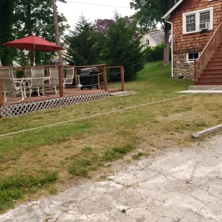 Mystic Home Perfect for Families- Easy Walk to Downtown. .