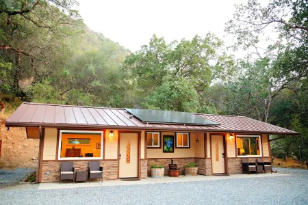 Ash Mountain Suite 1 mile to Sequoia Natl Park! Отели рядом с достопримечательностью «Генерал Шерман»