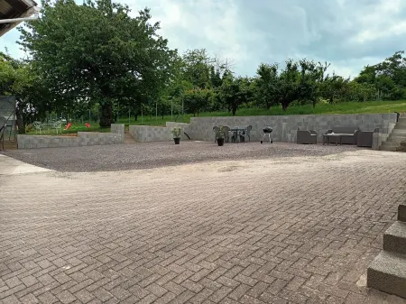 Gite DU Vignoble Отели в г. Аволшем