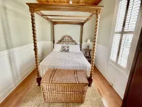 The Gregory House, A Southern Tropical Get Away!