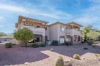Perfect for long-term stay, heated Pool, Spa, Gym