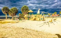 Heated Pool with saltwater system 1.6 mi to Weeki Wachee