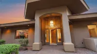 Elevated Escape on Camelback—Scottsdale’s Most Scenic Stay