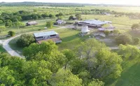 5 cabins+2400 Sq ft Dance Hall!