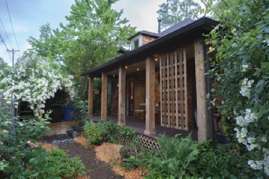 Entire Home in Downtown Eugene