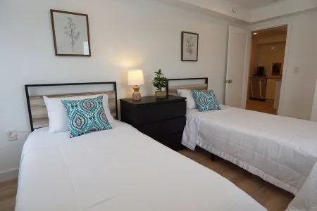 Modern Comfy Beach Getaway with Deck and Parking -- 604 #4