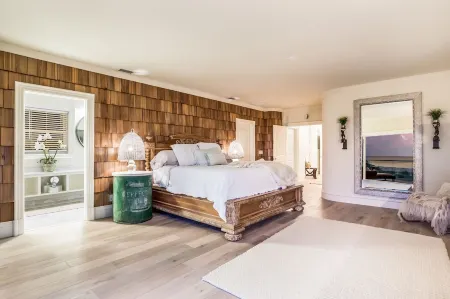 Spoil Yourself! Gulf Front, Heated Pool, Hot Tub. Front Row for Sunsets-Perfect!