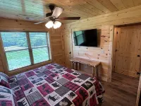 Smoky Mountains Cabin w/ Hot Tub & Cozy Fireplace