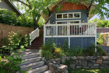 The Ashland Cottage, walk to town