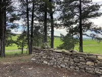 The Log House, Montana. Handmade & luxurious cabin. 10 min from Main St.