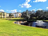 Beautiful Lake View Condo. Close to Disney