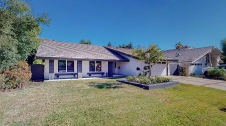 Come Home & Enjoy the Fruit! Отели рядом с достопримечательностью «Лейк Шервуд»