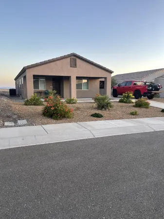 Wonderful 2 BR 2 bath home- Pool & Jacuzzi access