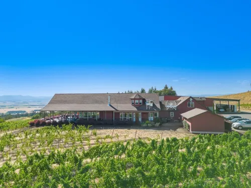 Bryn Mawr Vineyards Gatehouse:  Newly Remodeled Home on the Vineyard