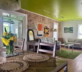 Cute & Artsy condo 1mi from Beulah, 7mi from Frankfort & 15mi from Crystal Mtn.