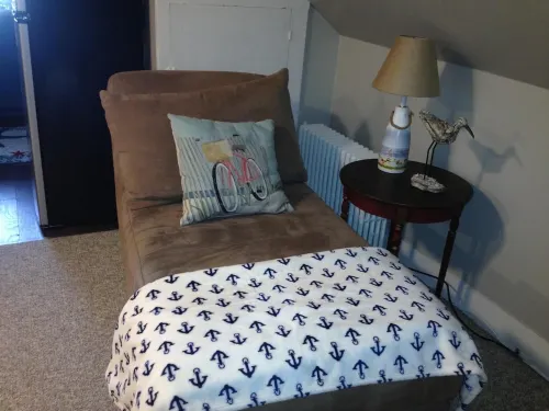 Cozy Beach Apartment, private entrance and parking spot . <br>