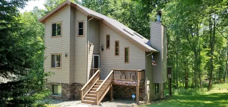 Beautiful 3 bedroom updated home in the gated community, The Hideout