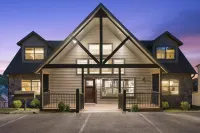 Lake View Escape - Sleeps 22, Game Room, Indoor Pool