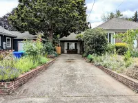 Cozy Cully Suite with Private Patio + Near PDX