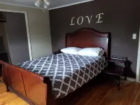Adventure House: Fully Stocked Kitchen 5 mins from Michigan Tech