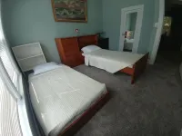 Getaway New Smyrna Beach, Sun, Pool, Shopping.