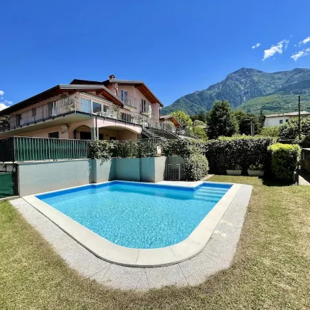 Pool apartment in quiet and central area