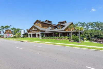 Recently Updated!! - Family Friendly Barefoot Resort Condo with Great Amenities!