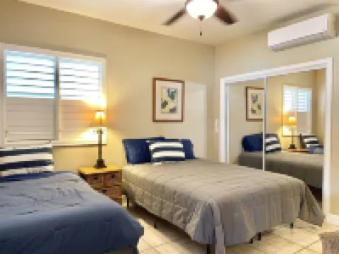 Oceanfront home on one of the most popular beaches in Kauai! リフエのホテル