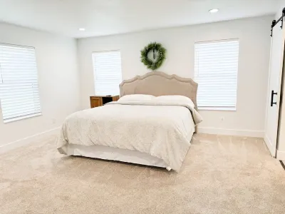 Cozy Country Farmhouse Hotels near Milner Historic Recreation Area