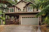 Spacious Forest Haven - 4Br, 7 Beds, Firepit - Sleeps 10