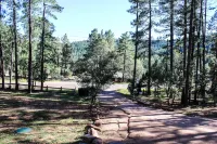 Luxury Cabin, Game Room, Firepit, Deck w/Mtn View, Trailer Parking & Family Time