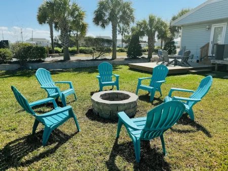 Barefoot Bungalow at Atlantic Beach! Pet-Friendly! Отели в г. Атлантик Бич