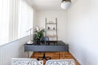 The B&W Haven: Stylish 3BR Escape with Private Office by LI Ferry