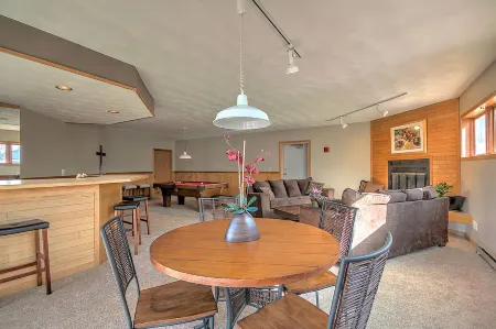 The Gem Of East Bay! Completely Remodeled 2nd Floor Unit With Breathtaking Views