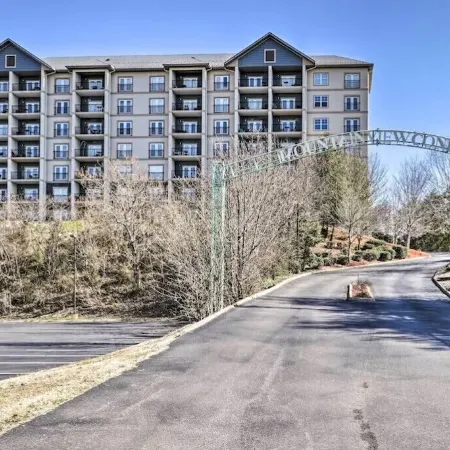 Penthouse Condo with Mountain Views
