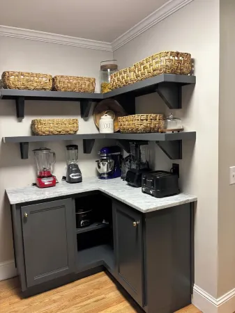 SOUTHERN LIVING! Newly renovated! Private with Mountain views-sleeps 16