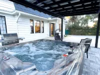 Renovated Dutch Colonial Home in Ocala ❤️ + Pet Friendly