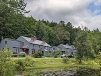 Cozy Quechee Cabin Near Woodstock and Skiing w/Woodstove and All the Amenities Hotels in Quechee