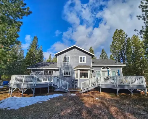 The Peaceful Escape: hiking, fishing, snow skiing. Sleeps 12 拉森縣酒店