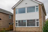 Stylish 4 Bed Apartment- Private Garden & Sleeps 8 Hotels near Billingham Forum