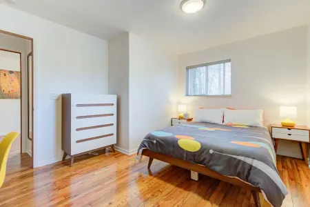 Mid Mod Inspired - WSU, WPAF Base, Soin Med Center Отели рядом с достопримечательностью «Berns Garden Center»