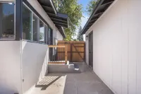 Serene and Stylish Getaway - Modesto, CA