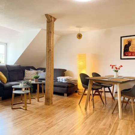 Bright and central apartment with 2 bedrooms, 100 m² living space