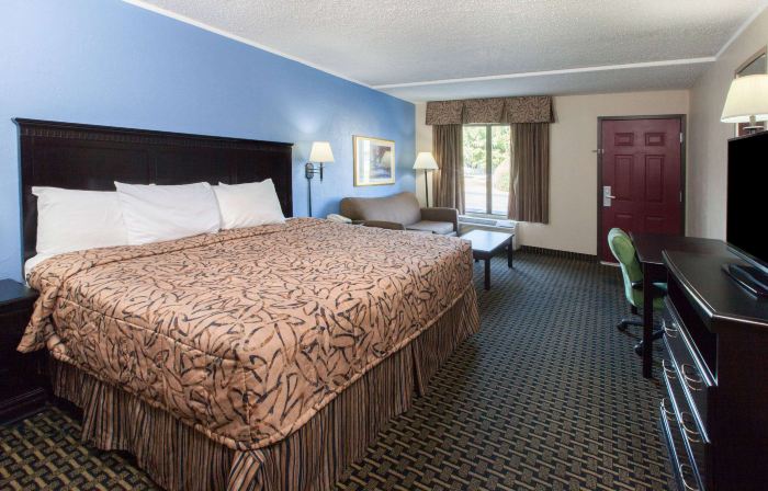 Days Inn by Wyndham Norman