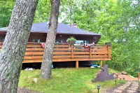 Stunning Sunrises from spacious Big Round Lake Cabin