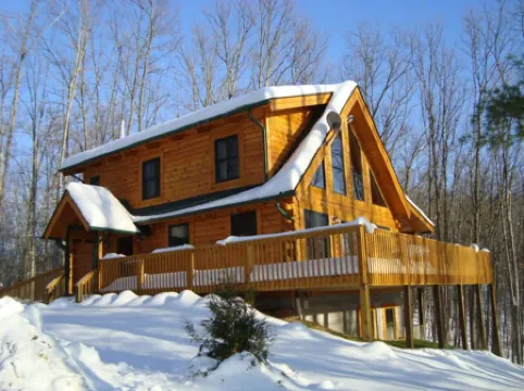 The Blackbear 4 bed log cabin with loft and cathedral ceilings