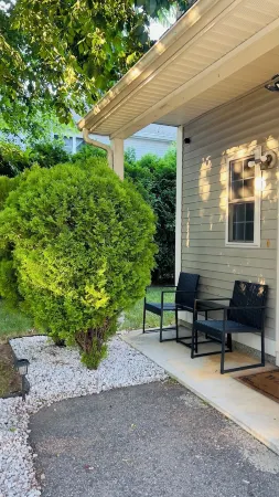 Charming 3 bedroom home Centrally located in Worcester