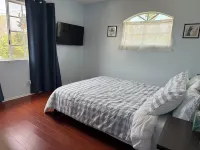 Private Relaxing getaway 4 bdrm 2.5bath home great for Family Vacations