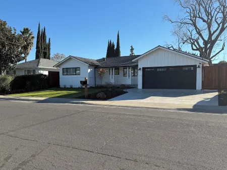 •NEW• 4bd/3ba Luxury Farmhouse + Steam Shower!