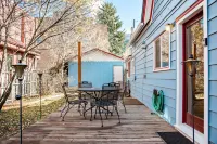 Beautifully Appointed Victorian Home, in the Heart of Town, Walk to the Pool!